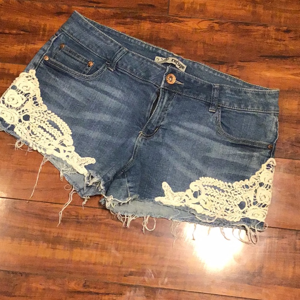 Refuge shorts